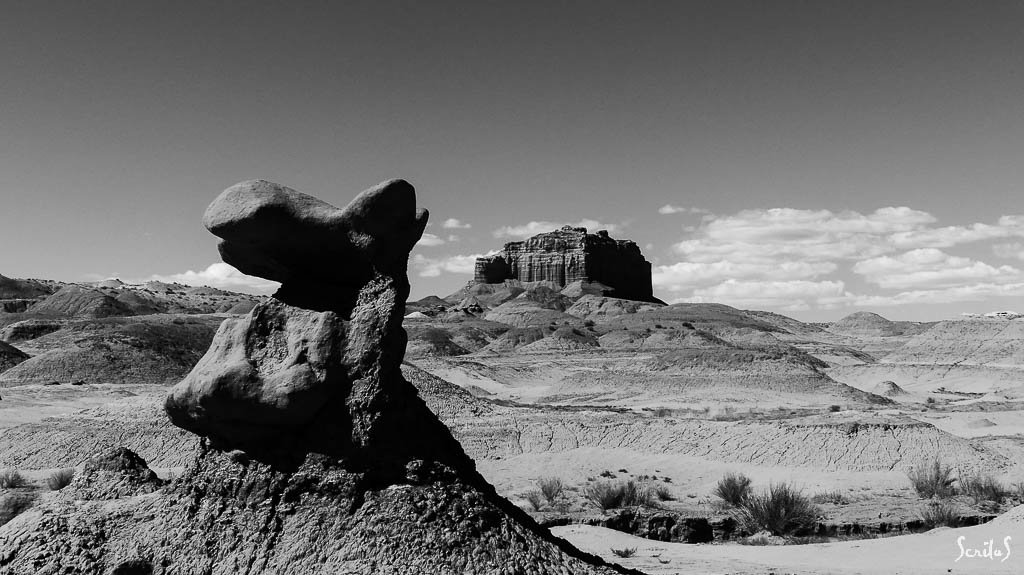 Goblin State Park. Mesa et pièce d'échecs.