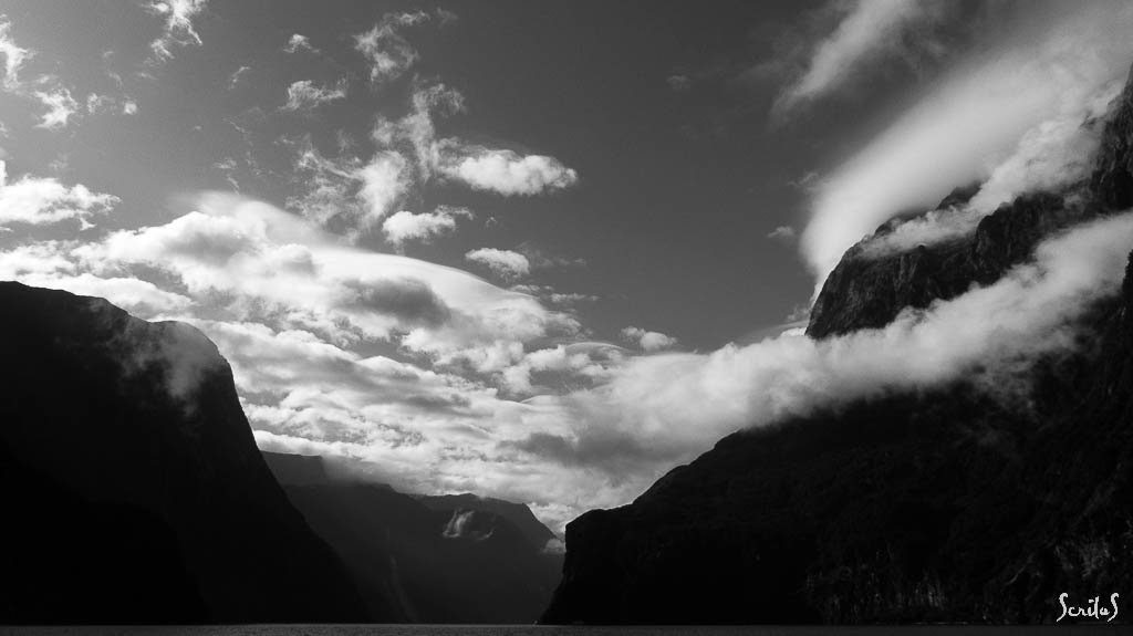 Milford Sound. Entrée discrète.